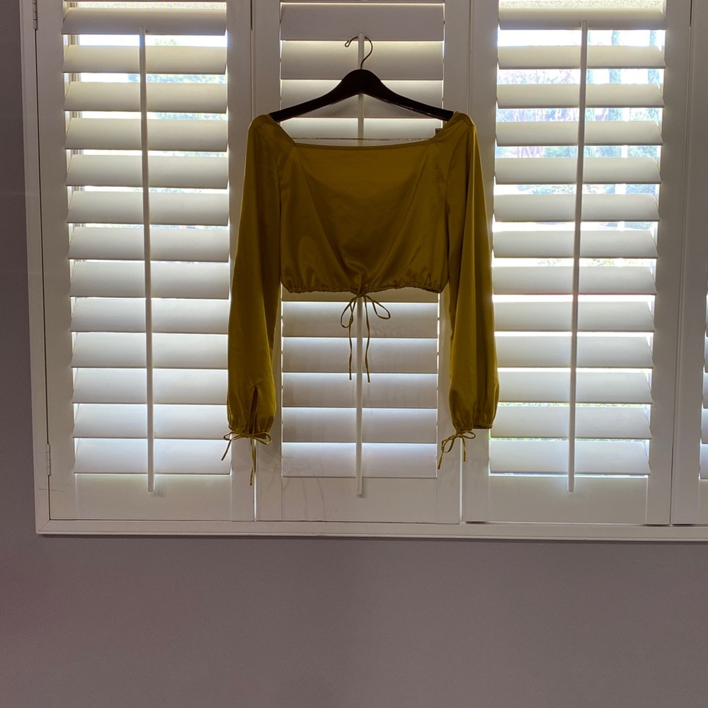 Intimately Free People Gold Long Sleeve Crop Top. Size M.